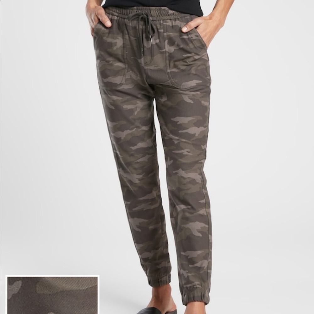 Nicole Miller Camo Joggers Size XS